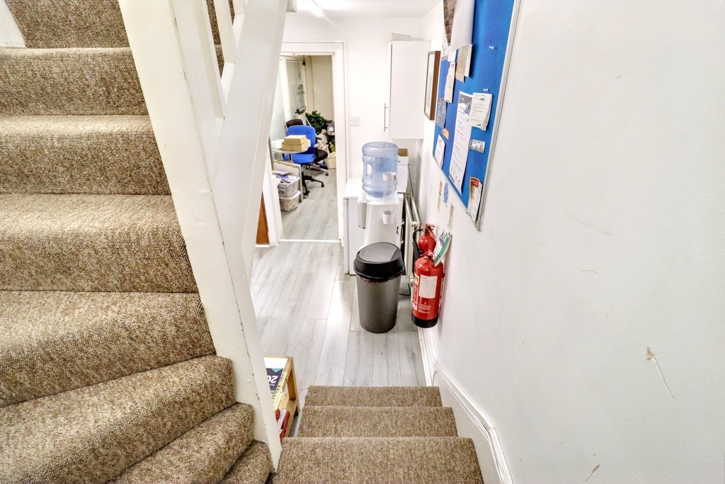 Images for Junction Road EAID:c8d5f0ae42d594d169bca90f3b8b041a BID:1