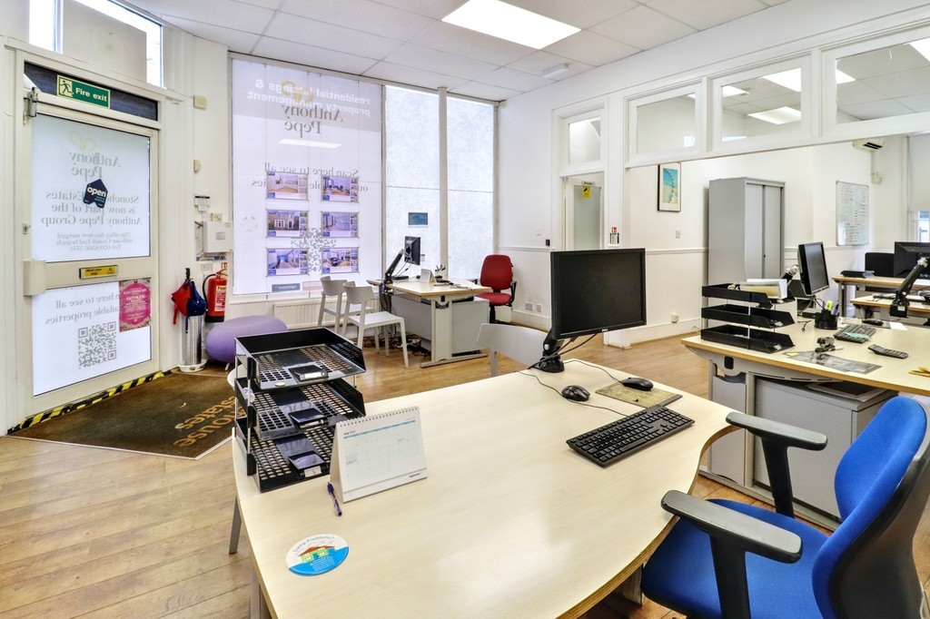 Images for Junction Road EAID:c8d5f0ae42d594d169bca90f3b8b041a BID:1