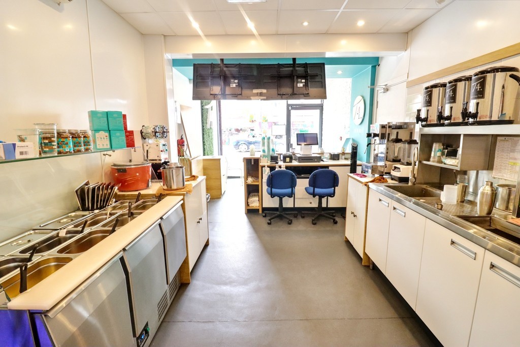 Images for Seven Sisters Road, Holloway EAID:c8d5f0ae42d594d169bca90f3b8b041a BID:1