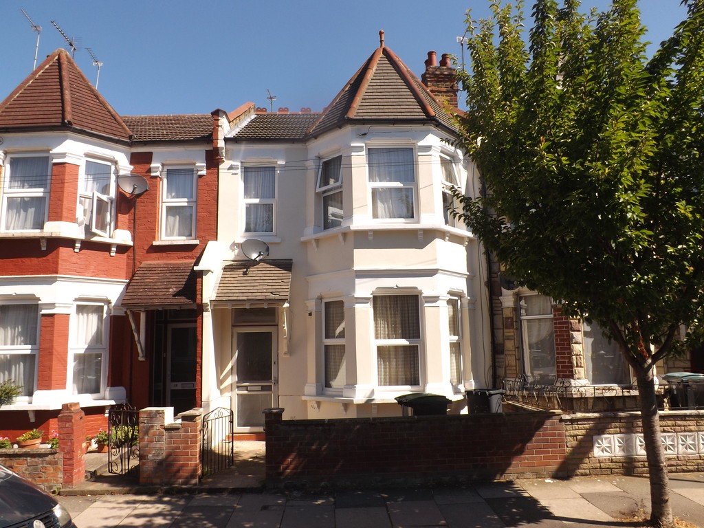 Images for Lyndhurst Road, London EAID:c8d5f0ae42d594d169bca90f3b8b041a BID:1