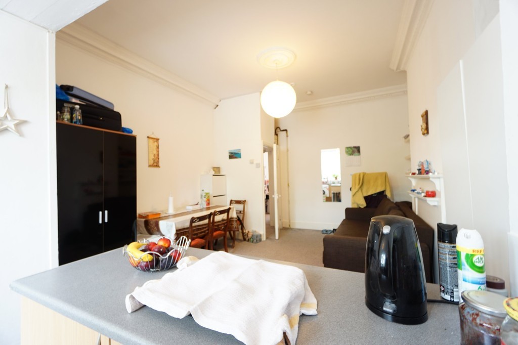 Images for Clapton, London EAID:c8d5f0ae42d594d169bca90f3b8b041a BID:1