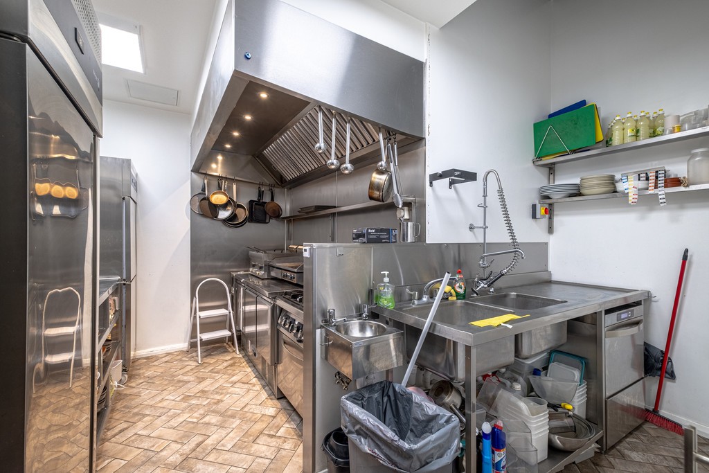 Images for Holloway EAID:c8d5f0ae42d594d169bca90f3b8b041a BID:1