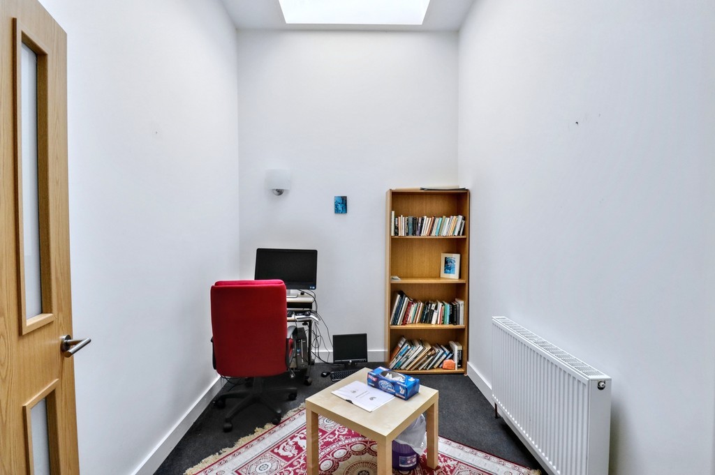 Images for Finsbury Park, London EAID:c8d5f0ae42d594d169bca90f3b8b041a BID:1