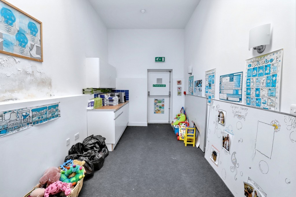 Images for Finsbury Park, London EAID:c8d5f0ae42d594d169bca90f3b8b041a BID:1