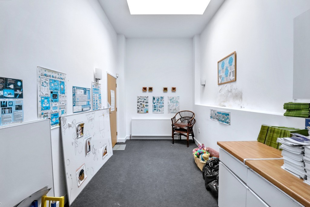 Images for Finsbury Park, London EAID:c8d5f0ae42d594d169bca90f3b8b041a BID:1