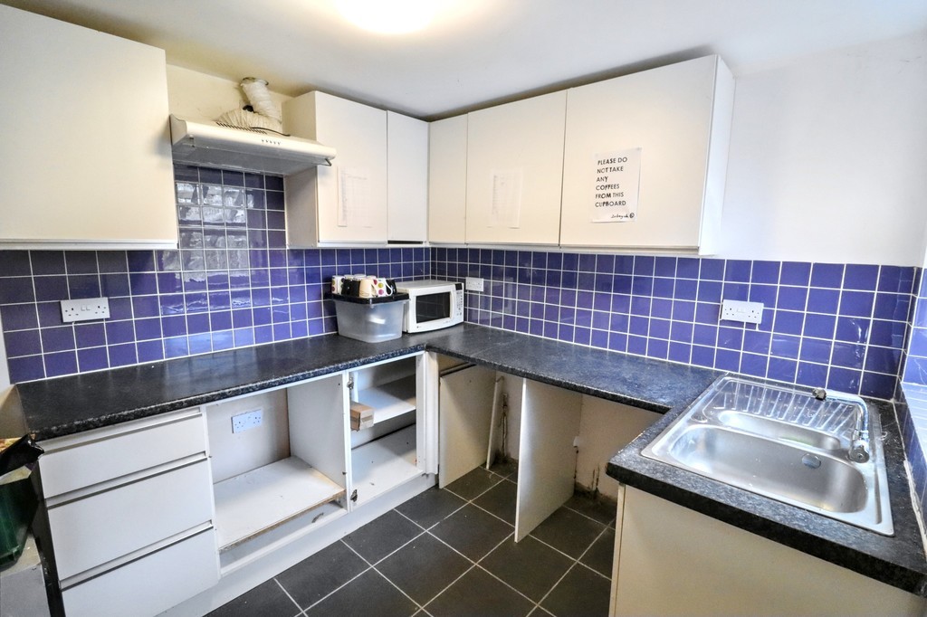 Images for Finsbury Park, London EAID:c8d5f0ae42d594d169bca90f3b8b041a BID:1