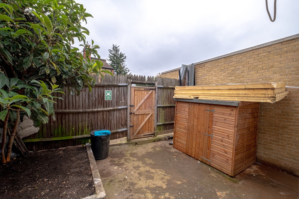 Images for High Road, East Finchley EAID:c8d5f0ae42d594d169bca90f3b8b041a BID:1
