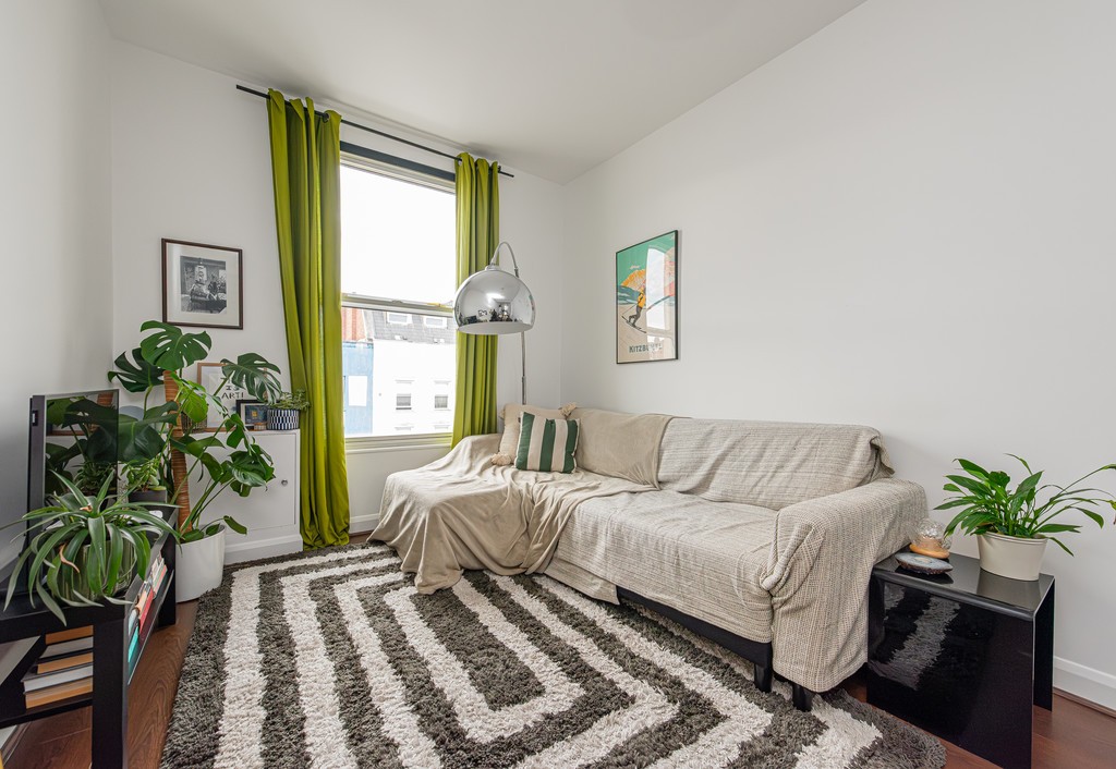 Images for Holloway Road, Holloway EAID:c8d5f0ae42d594d169bca90f3b8b041a BID:1