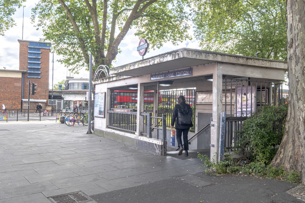 Images for Turnpike Lane, London EAID:c8d5f0ae42d594d169bca90f3b8b041a BID:1