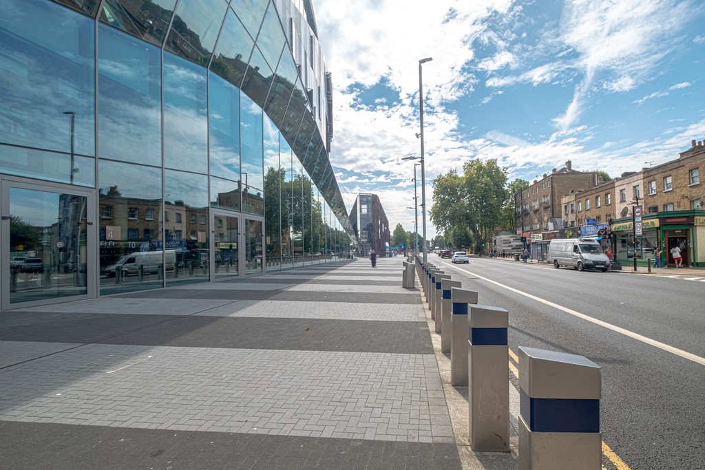 Images for High Road, Tottenham EAID:c8d5f0ae42d594d169bca90f3b8b041a BID:1