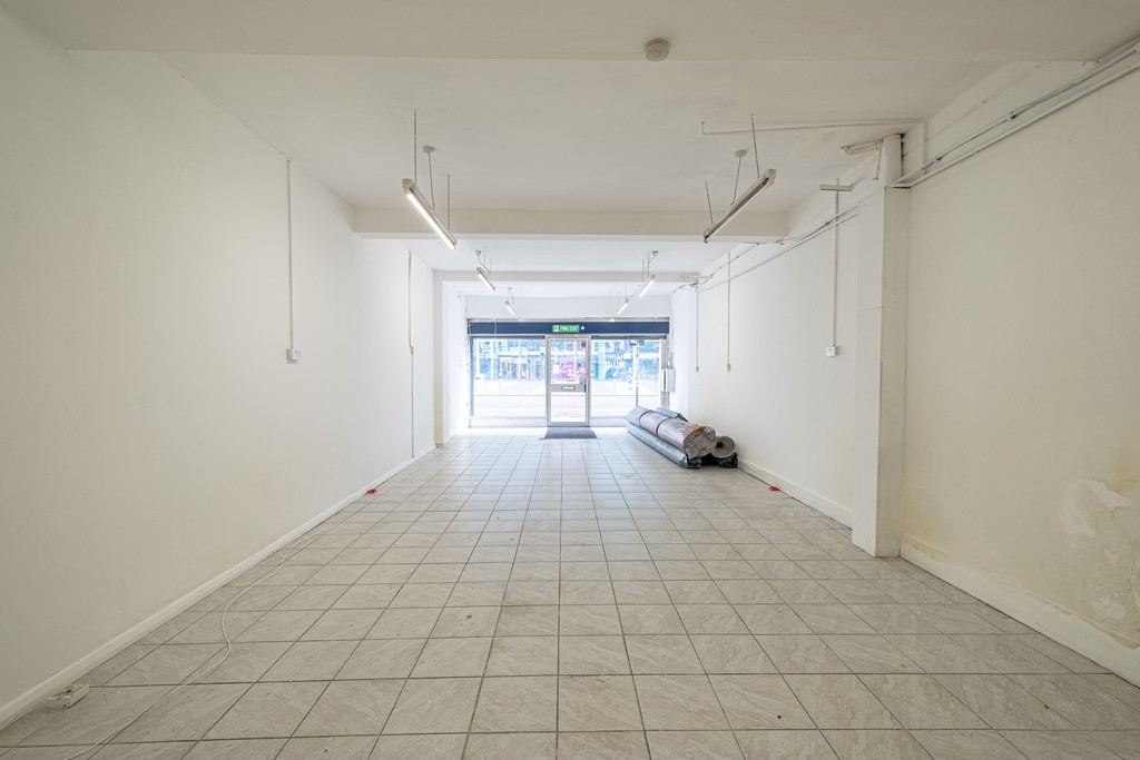 Images for High Road, Tottenham EAID:c8d5f0ae42d594d169bca90f3b8b041a BID:1