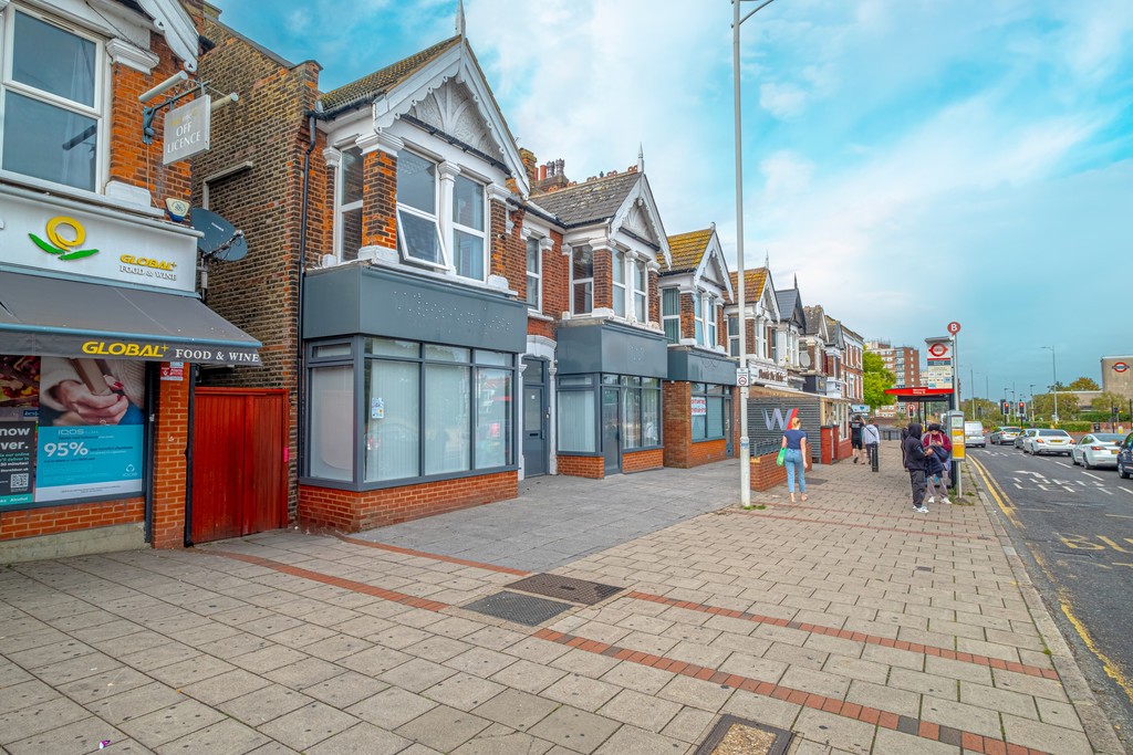 Images for Wanstead, East London EAID:c8d5f0ae42d594d169bca90f3b8b041a BID:1