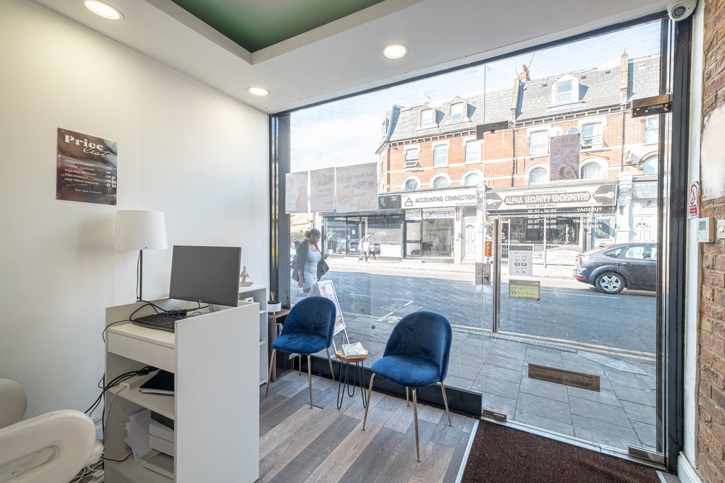 Images for Turnpike Lane, Harringey EAID:c8d5f0ae42d594d169bca90f3b8b041a BID:1
