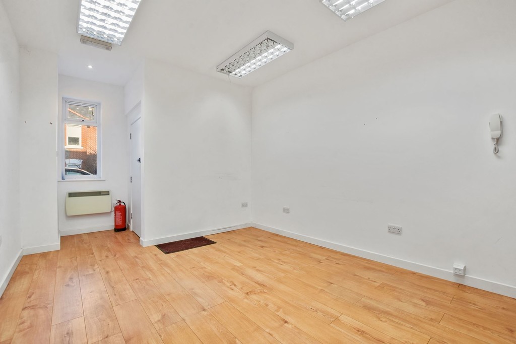 Images for 1a Bedford Road EAID:c8d5f0ae42d594d169bca90f3b8b041a BID:1