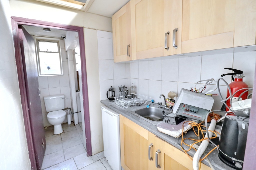 Images for Cross Street, Hornsey EAID:c8d5f0ae42d594d169bca90f3b8b041a BID:1