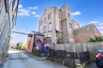 Leeds Place - EAID:c8d5f0ae42d594d169bca90f3b8b041a, BID:1