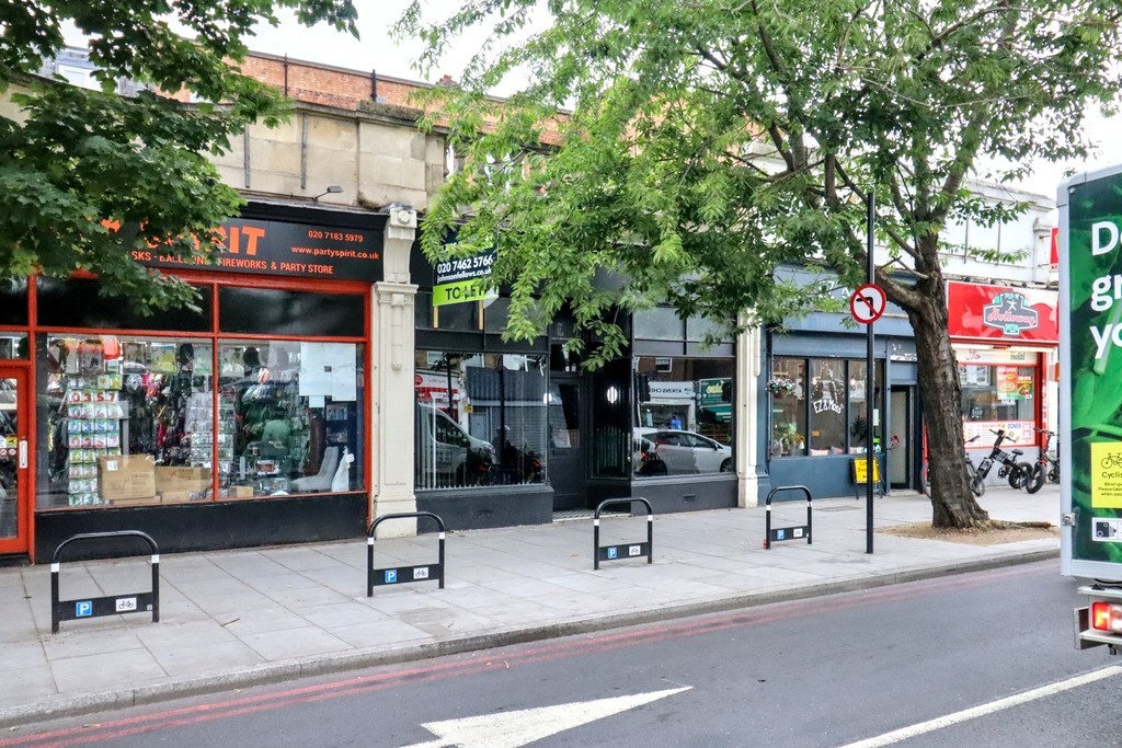 Images for Holloway Road EAID:c8d5f0ae42d594d169bca90f3b8b041a BID:1