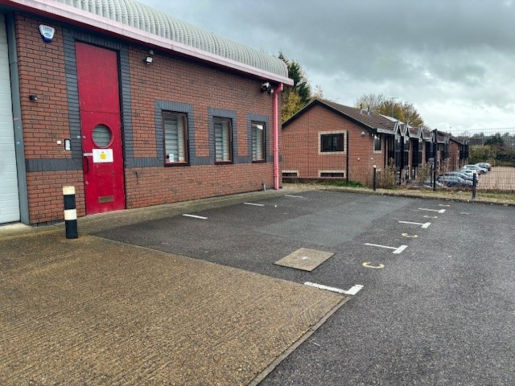 Images for Chiltern Commerce Centre EAID:c8d5f0ae42d594d169bca90f3b8b041a BID:1