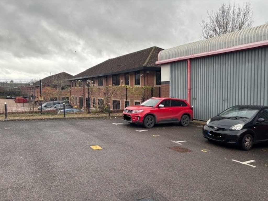 Images for Chiltern Commerce Centre EAID:c8d5f0ae42d594d169bca90f3b8b041a BID:1