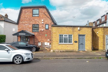 Monkville Avenue - EAID:c8d5f0ae42d594d169bca90f3b8b041a, BID:1