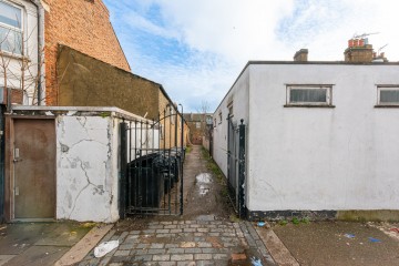 Georges Place - EAID:c8d5f0ae42d594d169bca90f3b8b041a, BID:1