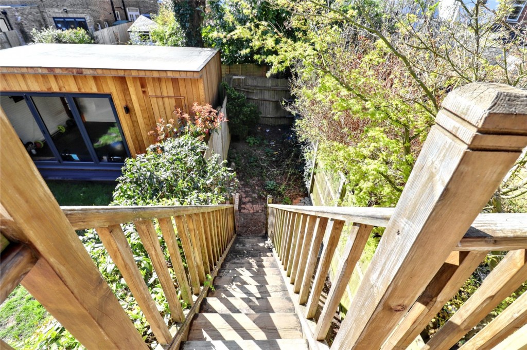 Images for Barnet EAID:1045282125 BID:FIN