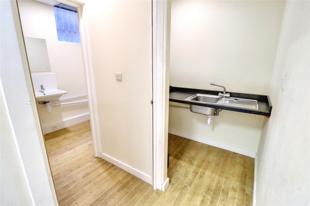 Images for 9 & 10, Blenheim Court Brewery Road, London EAID:1045282125 BID:DAN