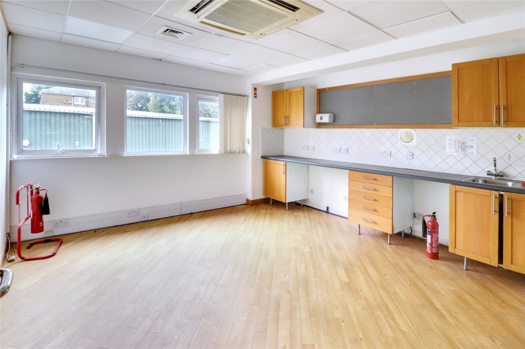 Images for Queens Road, Barnet, London EAID:1045282125 BID:DAN