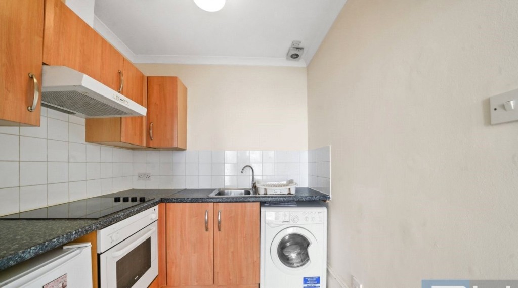 Images for High Road, Wood Green, London EAID:1045282125 BID:FIN