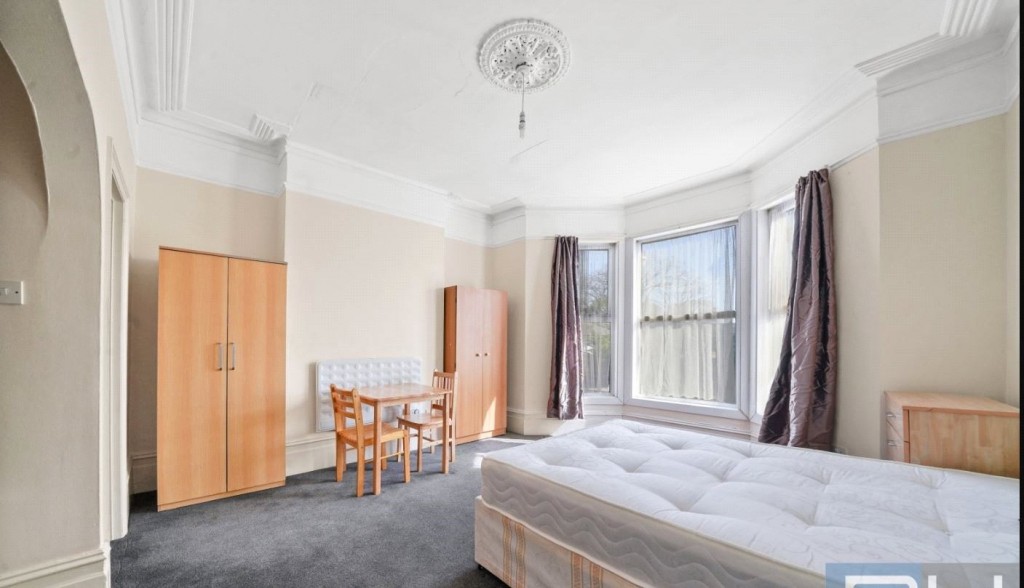 Images for High Road, Wood Green, London EAID:1045282125 BID:FIN