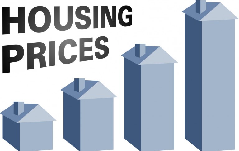 UK house prices: Experts cast doubt on price hike as Halifax hails 'resilient' housing market